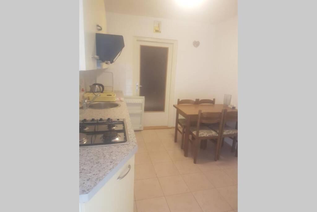 Apartman Nela Brela Exterior photo